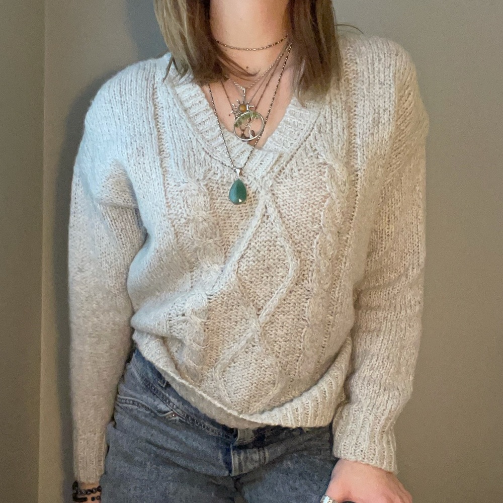 Grey knit sweater, great condition, not itchy